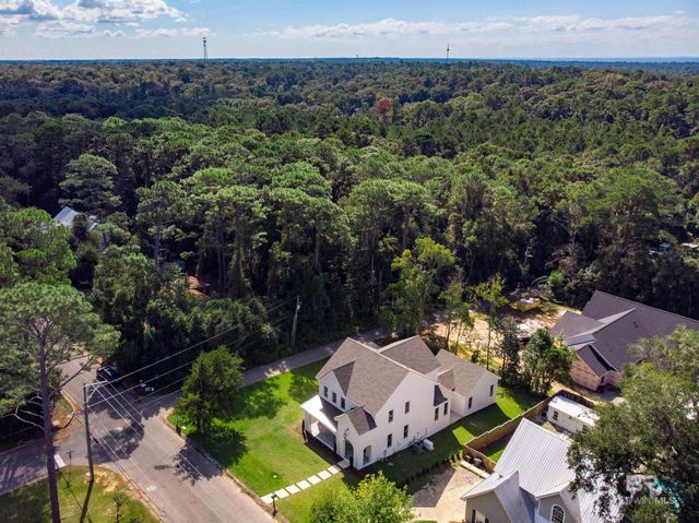 216 Fig Avenue, Fairhope, AL 36532