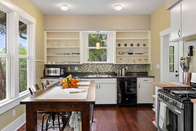 1518 Lexington ST, Taylor, TX 76574