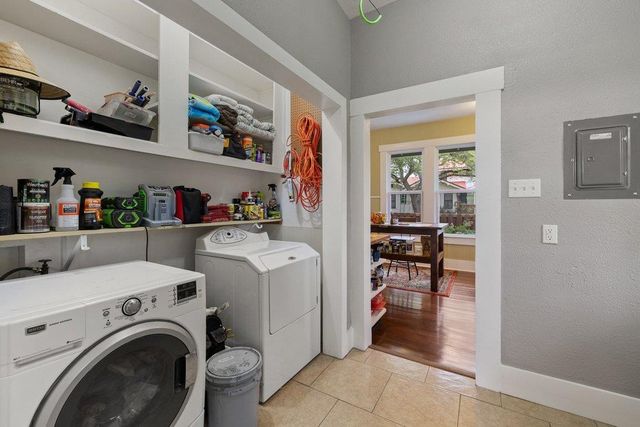 1518 Lexington ST, Taylor, TX 76574