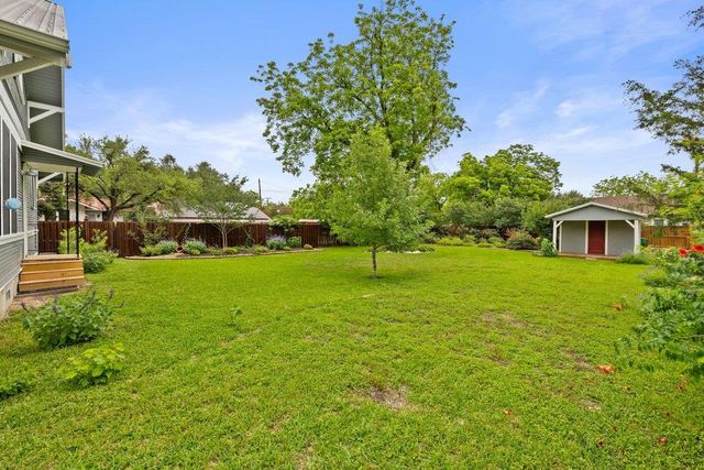 1518 Lexington ST, Taylor, TX 76574