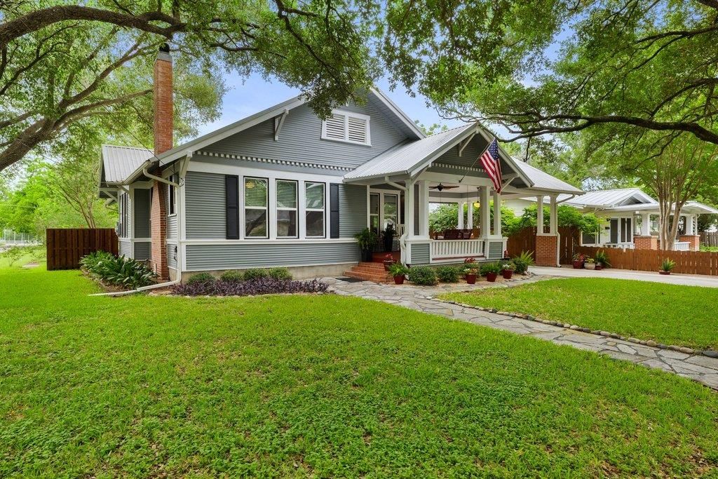 1518 Lexington ST, Taylor, TX 76574