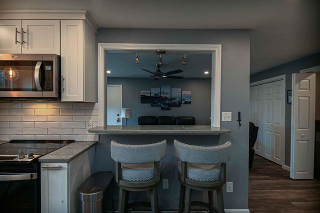 168 Woodbridge Rd Apt 6, York, ME 03909