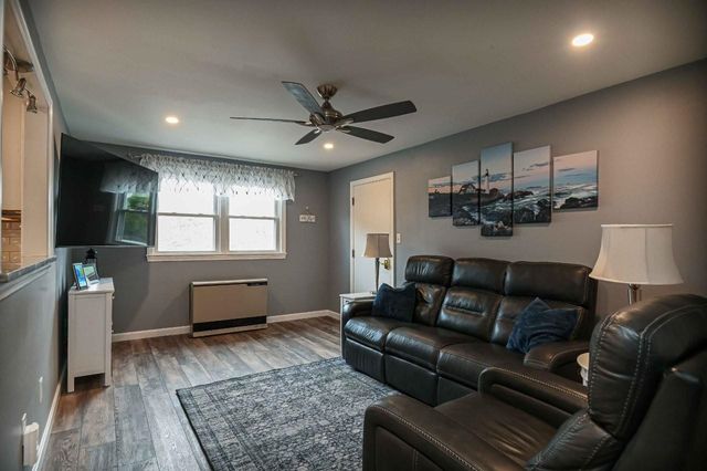168 Woodbridge Rd Apt 6, York, ME 03909