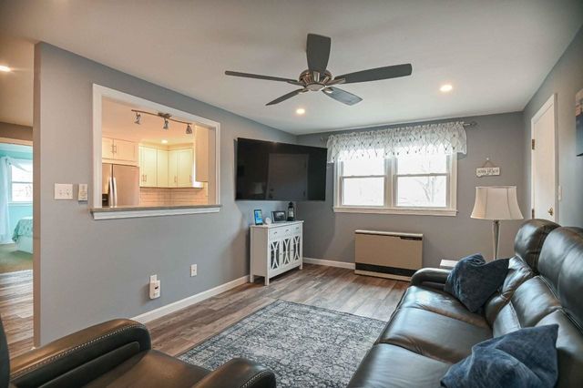 168 Woodbridge Rd Apt 6, York, ME 03909