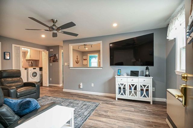 168 Woodbridge Rd Apt 6, York, ME 03909