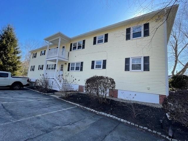 168 Woodbridge Rd Apt 6, York, ME 03909
