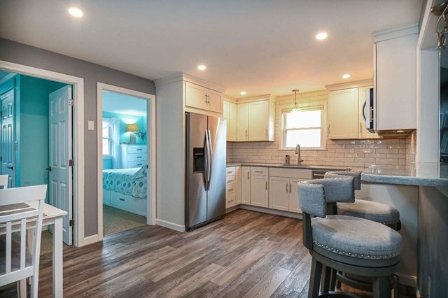 168 Woodbridge Rd Apt 6, York, ME 03909