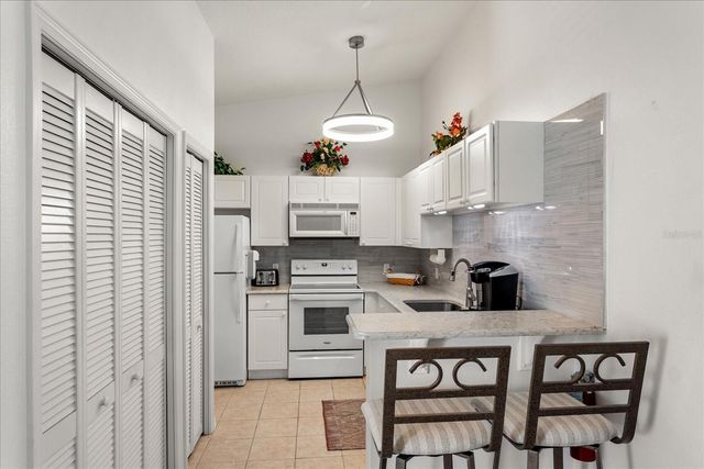 8842 GRAND PALMS CIRCLE B, Kissimmee, FL 34747