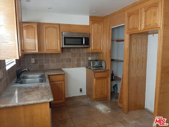 719 N Eucalyptus Avenue 6C, Inglewood, CA 90302