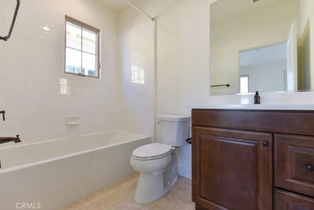 8 last bloom, Irvine, CA 92602