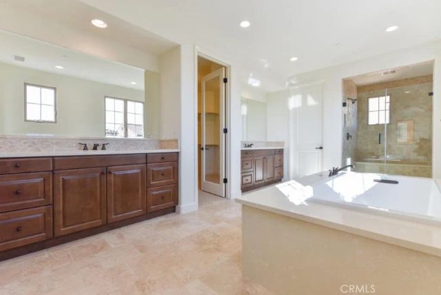 8 last bloom, Irvine, CA 92602