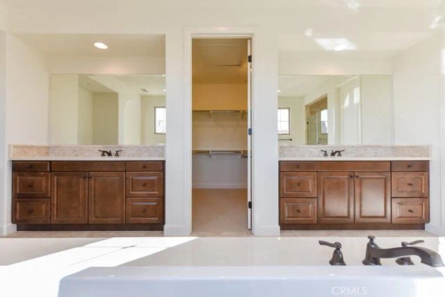 8 last bloom, Irvine, CA 92602