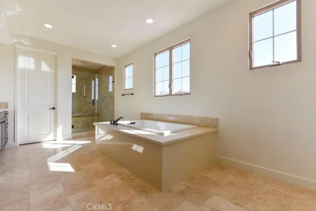 8 last bloom, Irvine, CA 92602