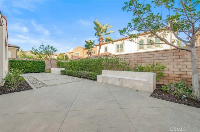 8 last bloom, Irvine, CA 92602