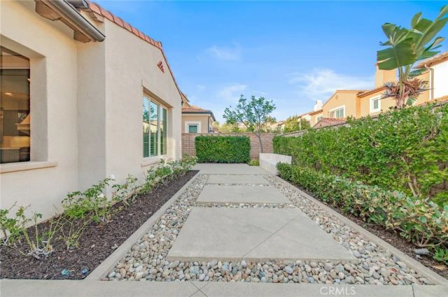 8 last bloom, Irvine, CA 92602