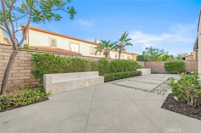 8 last bloom, Irvine, CA 92602