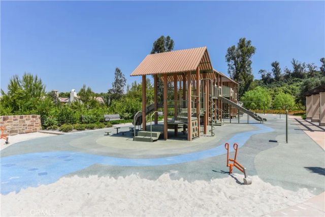 8 last bloom, Irvine, CA 92602