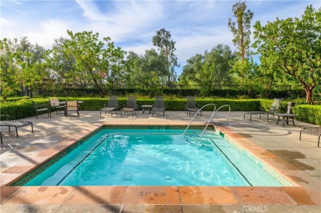 8 last bloom, Irvine, CA 92602