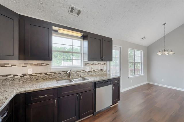 7281 Sandpiper Way, Riverdale, GA 30274