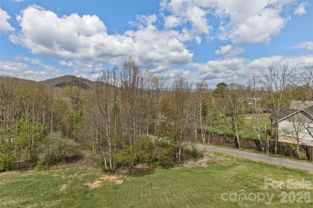 50 & 52 Smith Road, Leicester, NC 28748