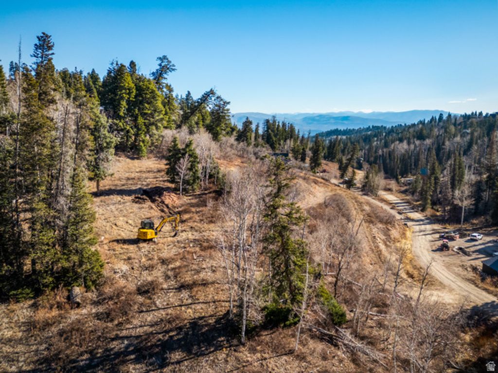 Image 10 of property listing at 1678 W Alexander Canyon Rd # D-92, Coalville, UT 84017