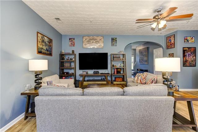 230 Magnolia Leaf Drive, Woodstock, GA 30188