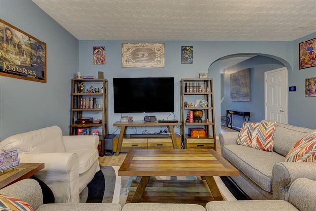 230 Magnolia Leaf Drive, Woodstock, GA 30188