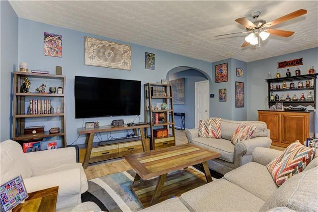 230 Magnolia Leaf Drive, Woodstock, GA 30188