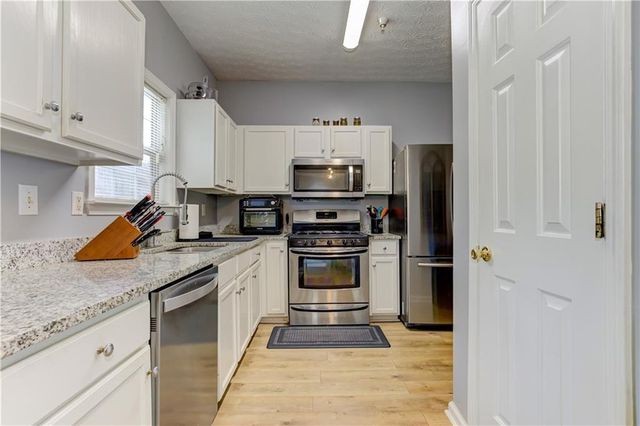 230 Magnolia Leaf Drive, Woodstock, GA 30188