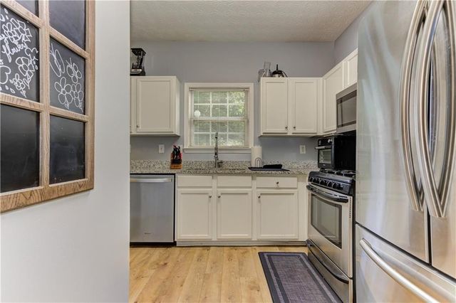 230 Magnolia Leaf Drive, Woodstock, GA 30188