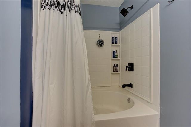 230 Magnolia Leaf Drive, Woodstock, GA 30188