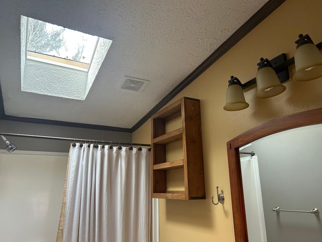 1302 Old North Shore Road, Duluth, MN 55804