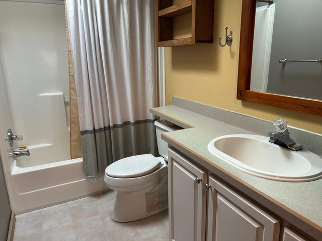 1302 Old North Shore Road, Duluth, MN 55804