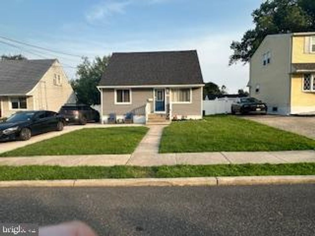 26 WILSON AVE, Bellmawr, NJ 08031