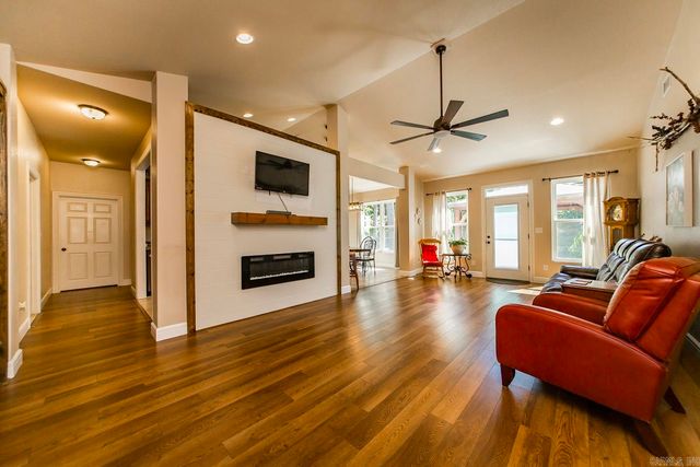 121 Blue Moon Terrace, Hot Springs, AR 71901