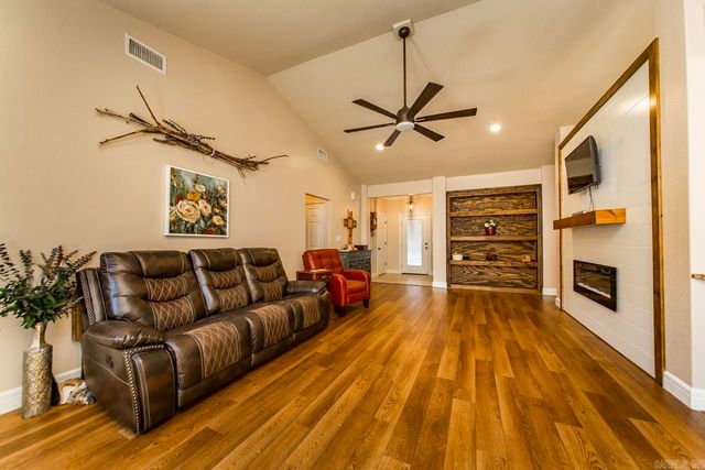 121 Blue Moon Terrace, Hot Springs, AR 71901