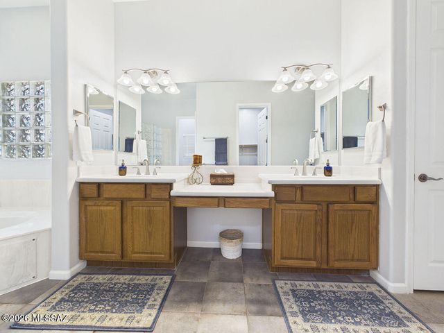 734 W Sand Rake Drive, Oro Valley, AZ 85755