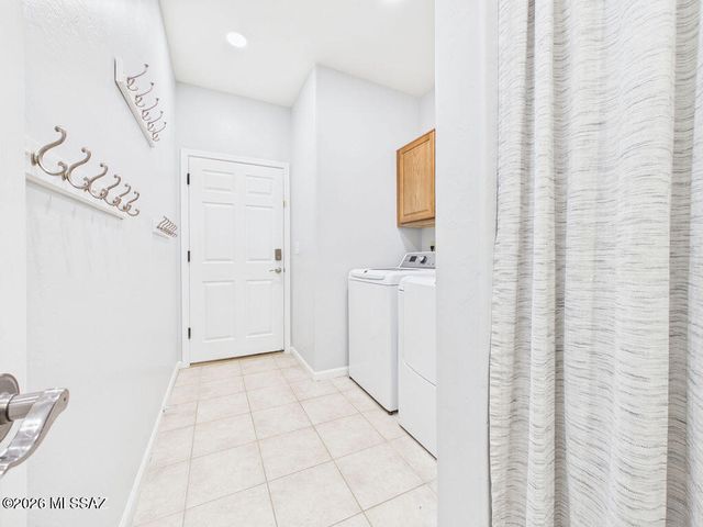 734 W Sand Rake Drive, Oro Valley, AZ 85755