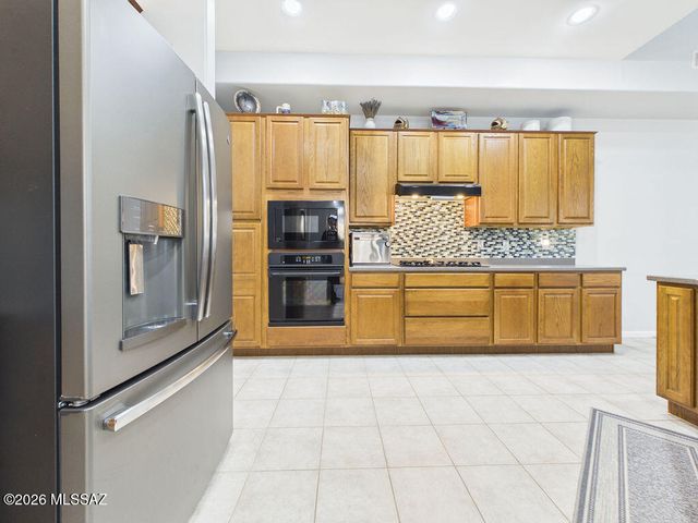 734 W Sand Rake Drive, Oro Valley, AZ 85755