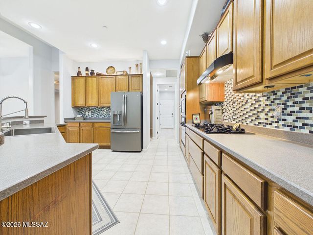 734 W Sand Rake Drive, Oro Valley, AZ 85755