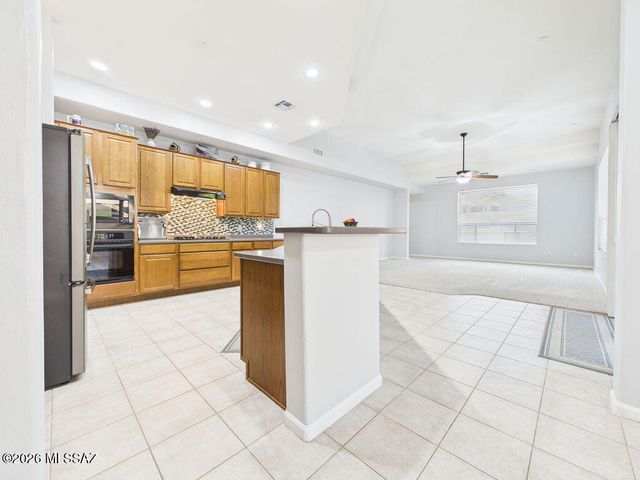 734 W Sand Rake Drive, Oro Valley, AZ 85755