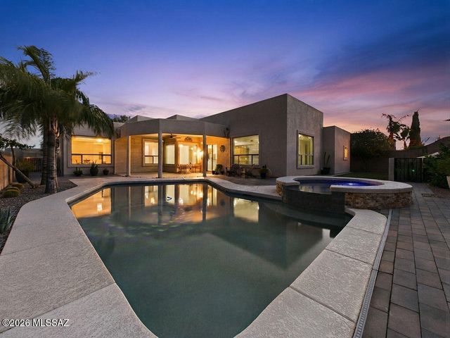 734 W Sand Rake Drive, Oro Valley, AZ 85755