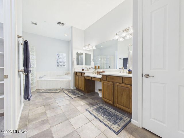 734 W Sand Rake Drive, Oro Valley, AZ 85755