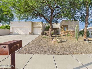 734 W Sand Rake Drive, Oro Valley, AZ 85755