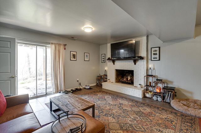 4557 N Ravenwood Drive, Chattanooga, TN 37415