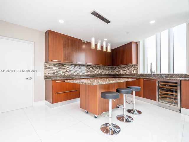 15901 Collins Avenue 2504, Sunny Isles Beach, FL 33160