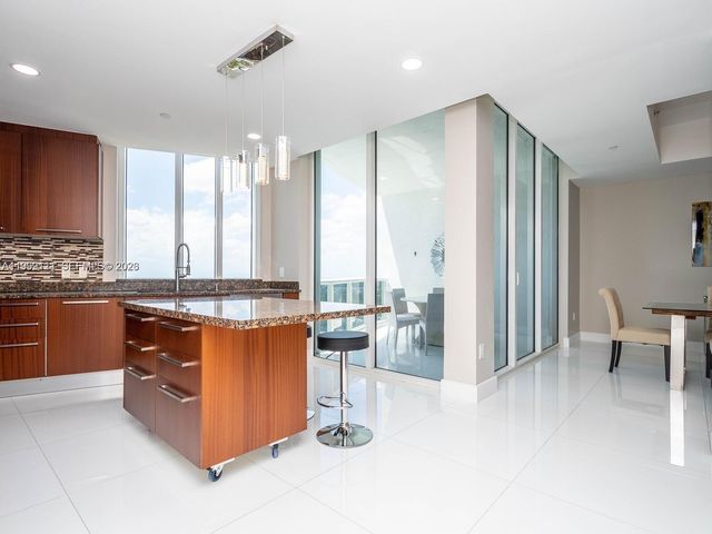 15901 Collins Avenue 2504, Sunny Isles Beach, FL 33160