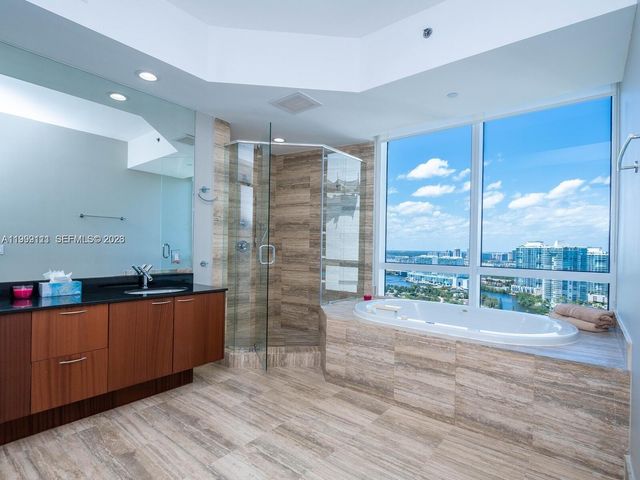 15901 Collins Avenue 2504, Sunny Isles Beach, FL 33160