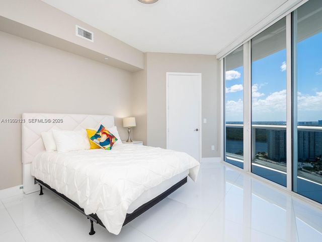 15901 Collins Avenue 2504, Sunny Isles Beach, FL 33160