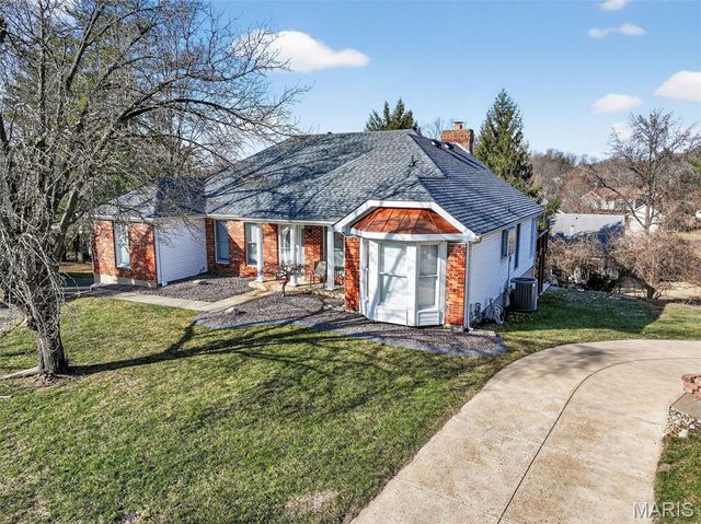 1905 Kings Row Manor, Unincorporated, MO 63146